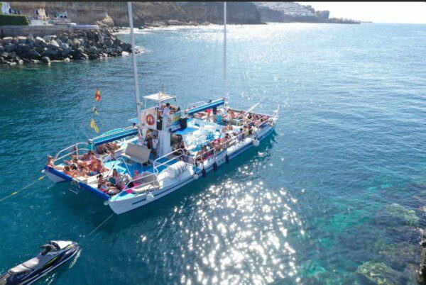 CATAMARAN TRIP